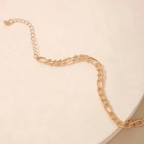 3/$30 💛 Chain Anklet - Picture 3 of 4